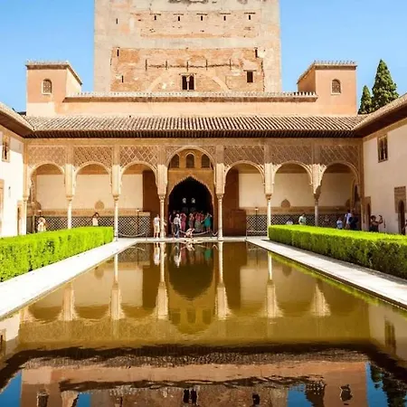 H&h En El Corazon De Granada